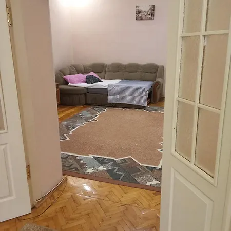 центр - 2 кім 6 місць Апартаменты *
